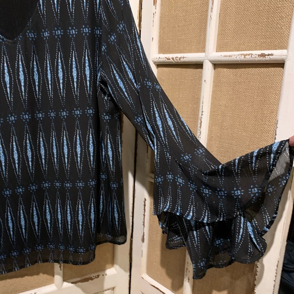 NWOT Octavia XL Bell Sleeve Blouse - Picture 2 of 7